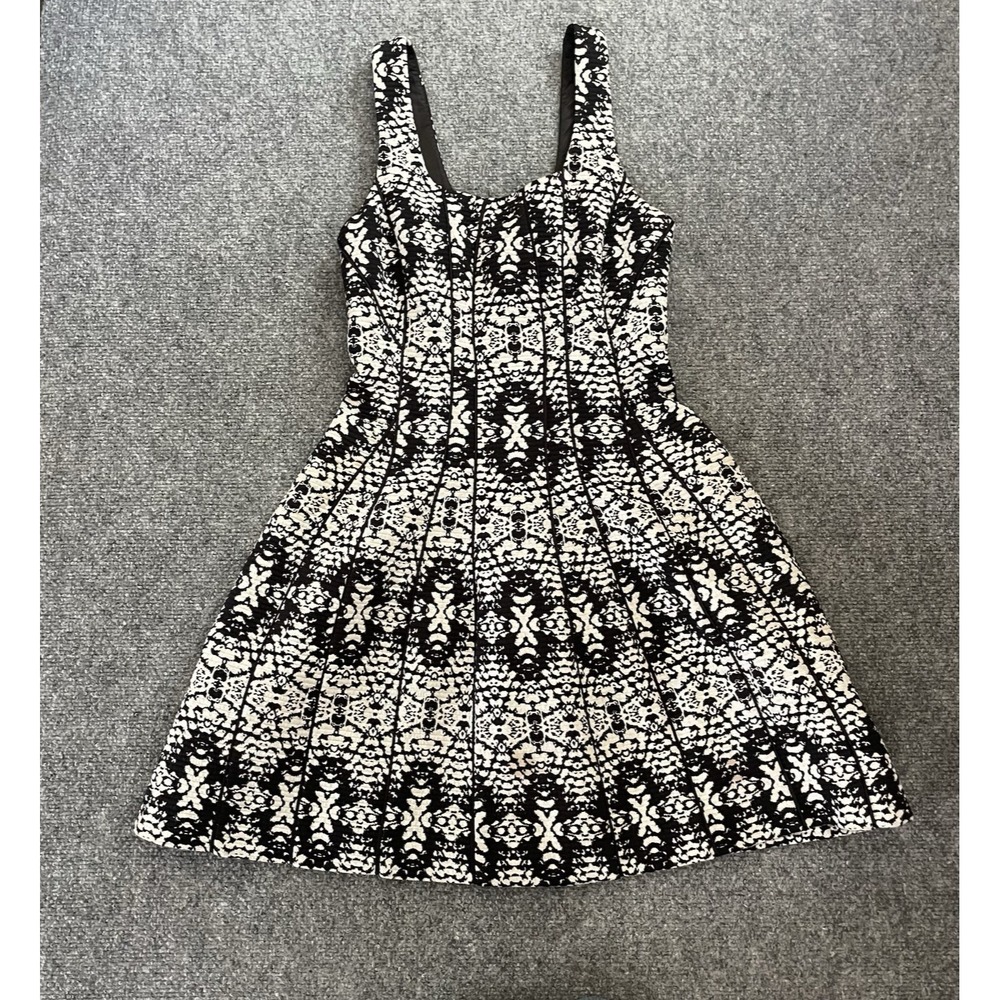 Armani Exchange Dress Corset Piping Fit n Flare Size 0 Black White Lined Godet
